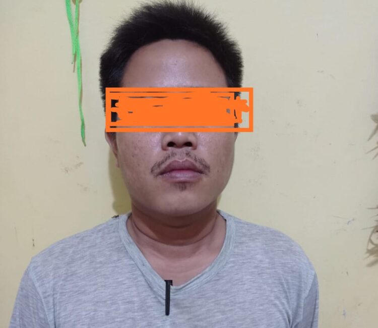 Unit Reserse Kriminal Polsek Jati Agung  mengungkap pelaku pemalsuan surat Rapid Antigen, Kamis, 11 November 2021 sekitar pukul 17.00 Wib di Loket Bus Exekutif jalan Terusan Ryacudu Desa Way Hui Kecamatan Jatiagung Lamsel.