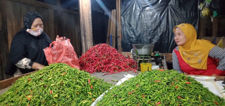 Harga Cabai dan Bawang Masih Tinggi di Awal Ramadan