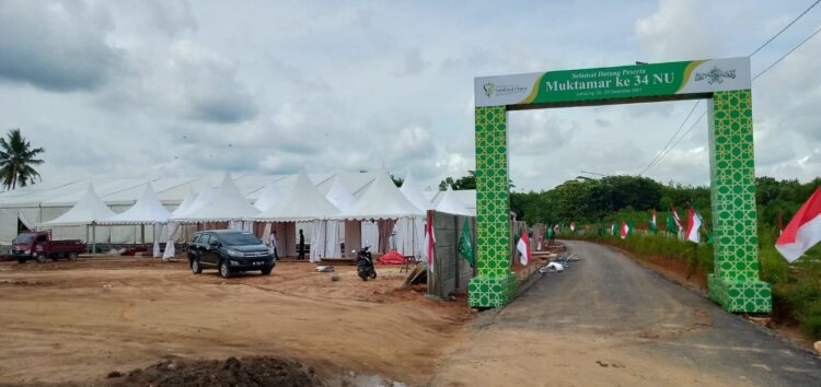 Persiapan Muktamar ke-34 Nahdlatul Ulama di Pondok Pesantren Darussa'adah Lampung Tengah, Senin (20/12).