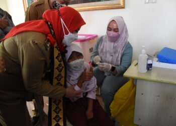 vaksinasi anak serentak