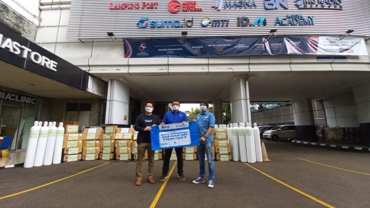 Dompet Kemanusiaan Media Group bekerja sama dengan Benihbaik.com kembali menerima bantuan 100 unit tabung oksigen dan ribuan APD untuk penanganan pandemi covid-19 dari platform e-commerce, Blibli.