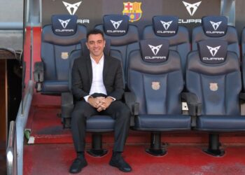 Pelatih Xavi Hernandez memiliki pekerjaan besar untuk memperbaiki performa tim.  AFP/ LLUIS GENE