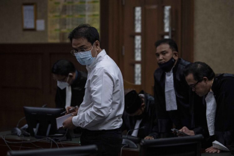 SIDANG TUNTUTAN AZIS SYAMSUDDIN. Terdakwa Azis Syamsuddin menjalani sidang tuntutan kasus suap kepada mantan penyidik KPK AKP Stepanus Robin Pattuju di Pengadilan Tipikor Jakarta, Senin (24/1). Jaksa KPK menuntut mantan Wakil Ketua DPR tersebut dengan hukuman 4 tahun 2 bulan penjara, denda Rp250 juta, subsider 6 bulan kurungan serta pencabutan hak politik selama lima tahun. ANTARA FOTO/SIGID KURNIAWAN