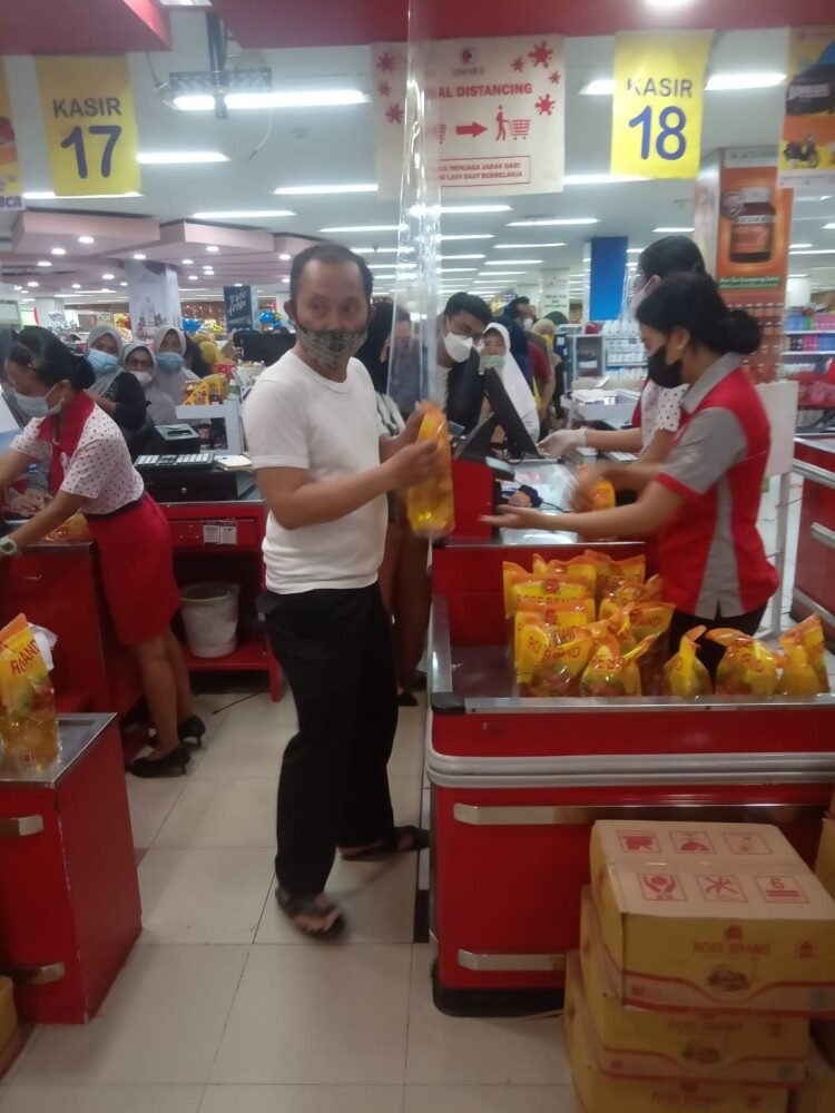 KPPU Usut Dugaan Penimbunan Minyak Goreng