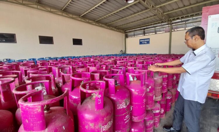 PT. Pertamina kembali melakukan penyesuaian harga Liquified Petroleum Gas (LPG) non subdisi.