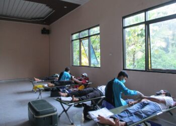 Kegiatan donor darah dalam rangka ulang tahun Slanik Water Park ke-6 tahun, Rabu (2/2). Kegiatan sosial donor darah ini sebagai bagian dari CSR Slanik Water Park. (DOK. SLANIK WATER PARK)