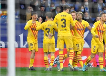 BARCELONA berhasil menyelamatkan diri dari kekalahan ketika menyambangi markas Espanyol pada Senin (14/2) dini hari dalam derbi Catalunya. Blaugrana meraih hasil imbang 2-2.