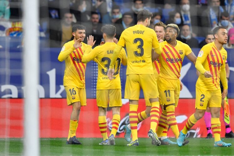 BARCELONA berhasil menyelamatkan diri dari kekalahan ketika menyambangi markas Espanyol pada Senin (14/2) dini hari dalam derbi Catalunya. Blaugrana meraih hasil imbang 2-2.