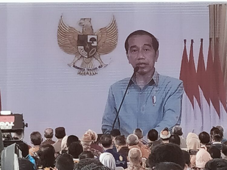 HARI PERS NASIONAL. Presiden Joko Widodo saat menyampaikan pidato secara virtual pada Hari Pers Nasional (HPN) 2022 dari Istana Bogor, Jawa Barat, Rabu (9/2). Dalam kesempatan itu Presiden Jokowi mengucapkan terima kasih kepada insan pers yang tetap bekerja terus menyampaikan informasi, meningkatkan literasi, membangun optimisme, dan membangun harapan, sehingga masyarakat tetap tangguh menghadapi dampak pandemi Covid-19.
BIRO PERS SEKRETARIAT PRESIDEN/LUKAS