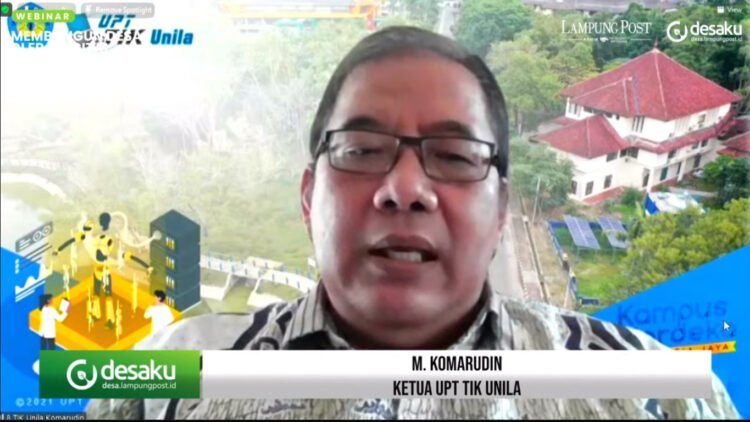 Kepala UPT TIK Universitas Lampung Komaruddin pada Webinar Lampung Post bertajuk Membangun Desa di Era Digital, Selasa (22/3).
