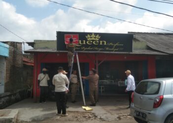 reklame penunggak pajak