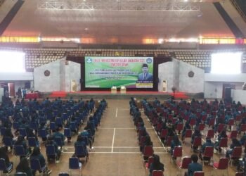 DIKLAT MAHASISWA KIP. Suasana Diklat mahasiswa Kartu Indonesia Pintar (KIP) angkatan 2021 Unila di gedung serbaguna (GSG) Unila, Rabu (16/3). Universitas Lampung (Unila) janjikan pemberian reward atau insentif bagi mahasiswa yang berprestasi baik secara akademik maupun nonakademik.
(LAMPUNG POST/ANDRE PRASETYO NUGROHO)