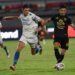 LIGA 1. Laga Liga 1 antara Persebaya dan Persib pada laga pekan ke-32 Liga 1 2021/2022 di Stadion Kapten I Wayan Dipta, Gianyar, Bali, Sabtu (19/3) malam.
ANTARA/NYOMAN BUDHIANA