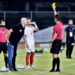 TENDANGAN BEBAS. Pelatih PSM Joop Gall (kiri) menyayangkan para pemainnya gagal mengantisipasi tendangan bebas Persija saat kedua tim bertemu di laga lanjutan Liga 1 Indonesia di Stadion I Gusti Ngurah Rai, Denpasar, Bali, Senin (21/3) malam.ANTARA/FIKRI YUSUF