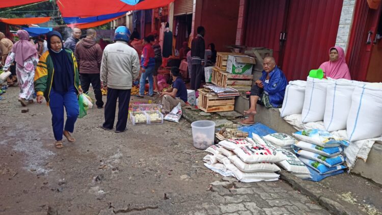 harga kebutuhan pokok di liwa