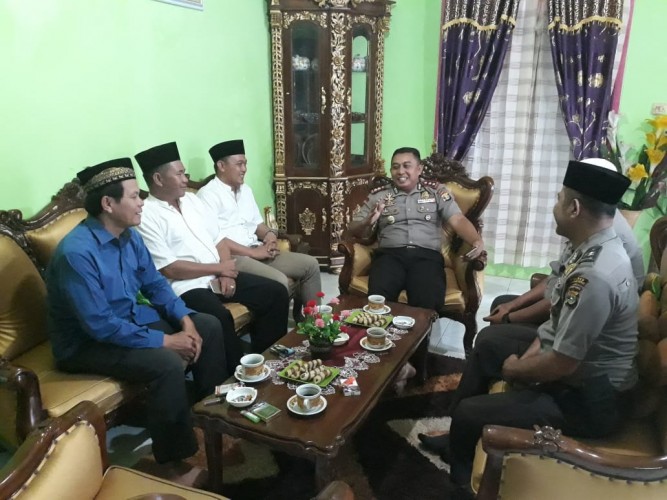 Kegiatan anjau silau, beberapa waktu lalu. (DOK LAMPOST)