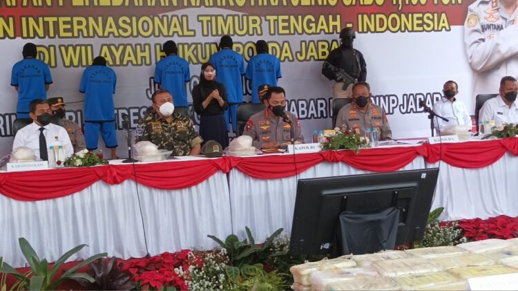 Kapolri Jenderal Listyo Sigit Prabowo saat jumpa pers pengungkapan 1,2 ton sabu di Kabupaten Pangandaran. (Istimewa)