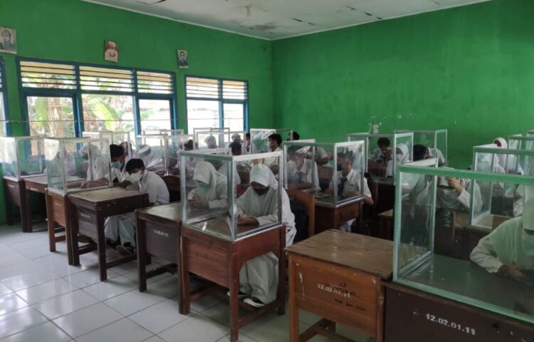 PTM di SMP N 8 Bandar Lampung. (METRO TV LAMPUNG/PUTRI PURNAMA)