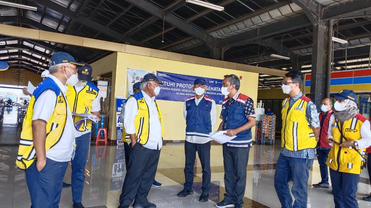 Kebut Perbaikan Jalur Mudik