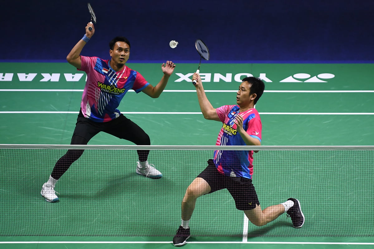 Pebulu tangkis ganda putra Indonesia Mohammad Ahsan (kiri) dan Hendra Setiawan. ANTARA FOTO/Sigid Kurniawan