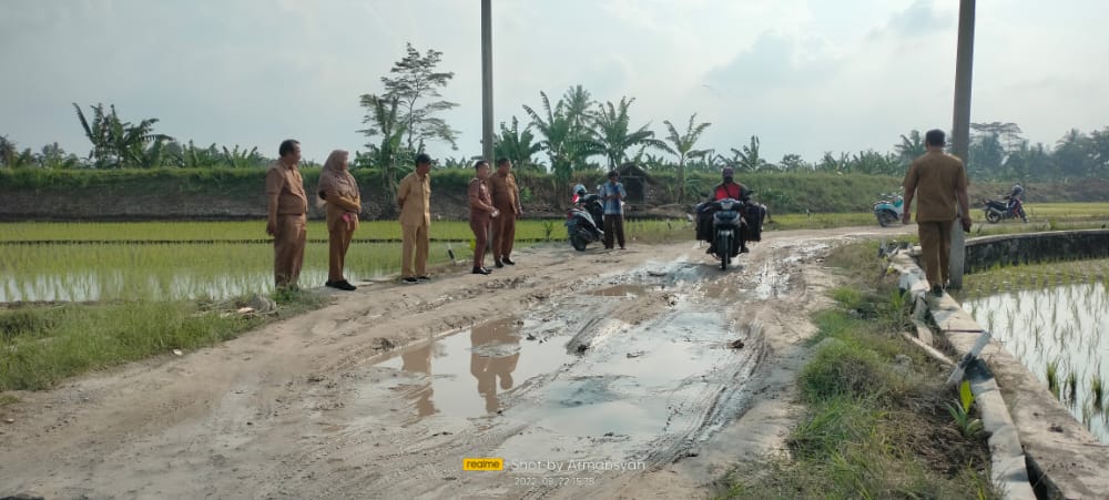 perbaikan jalan utama