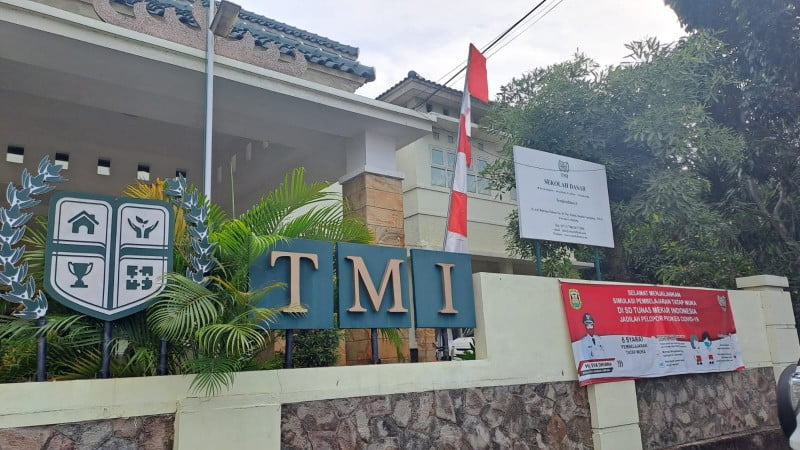 Sekolah Dasar TMI tutup saat ingin dimintai konfirmasi  Lampung Post. (Lampost/Andre Prasetyo Nugroho)