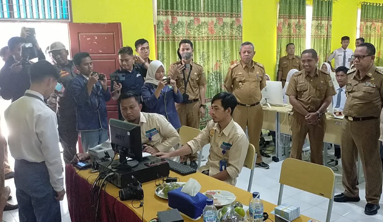 Proses penertiban administrasi kependudukan yang dilakukan Pemerintah Kabupaten (Pemkab) Mesuji. LAMPUNG POST/RIDWAN ANAS