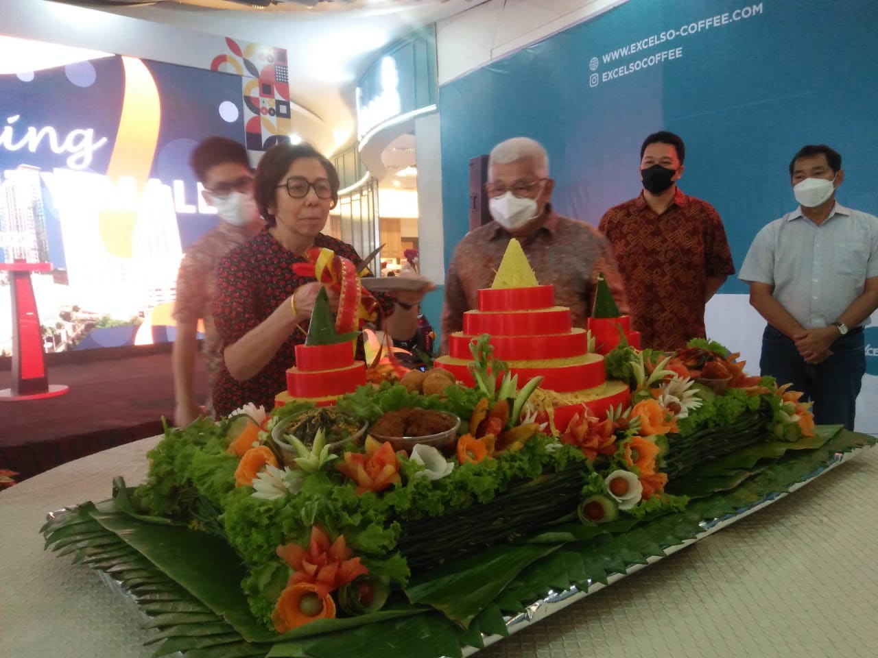 RESMI BEROPERASI. Lampung City Mall yang berada di Jalan Yos Sudarso Nomor 44, Bumiwaras, resmi di-launching lewat soft opening, Kamis (6/10). n LAMPUNG POST/NUR JANNAH