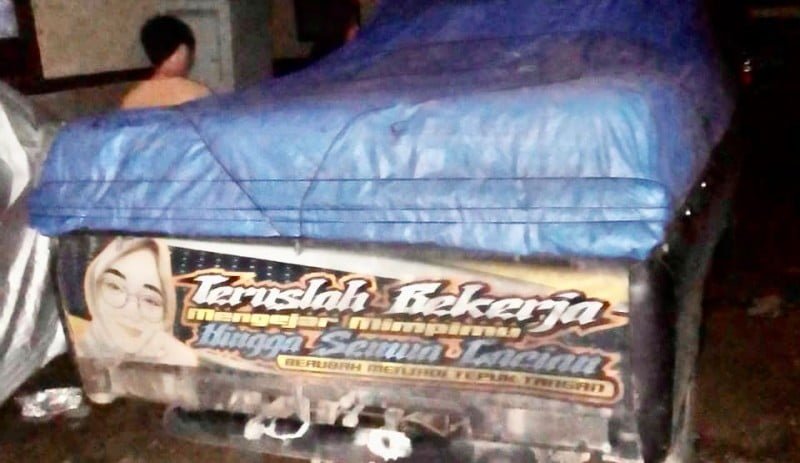 Mobil pickup yang mengangkut 1.540 liter bahan bakar minyak subsidi, di Pekon Way Gelang, Kecamatan Kota Agung Barat, Tanggamus, sekitar pukul 23.30 WIB, Minggu, 2 Oktober 2022.(Foto:Dok Polres)