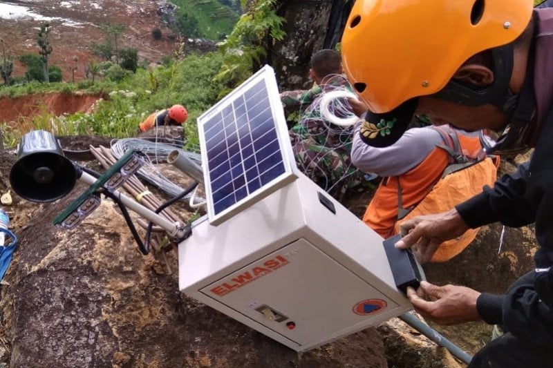 Alat Pendeteksi Longsor. AntaraFoto