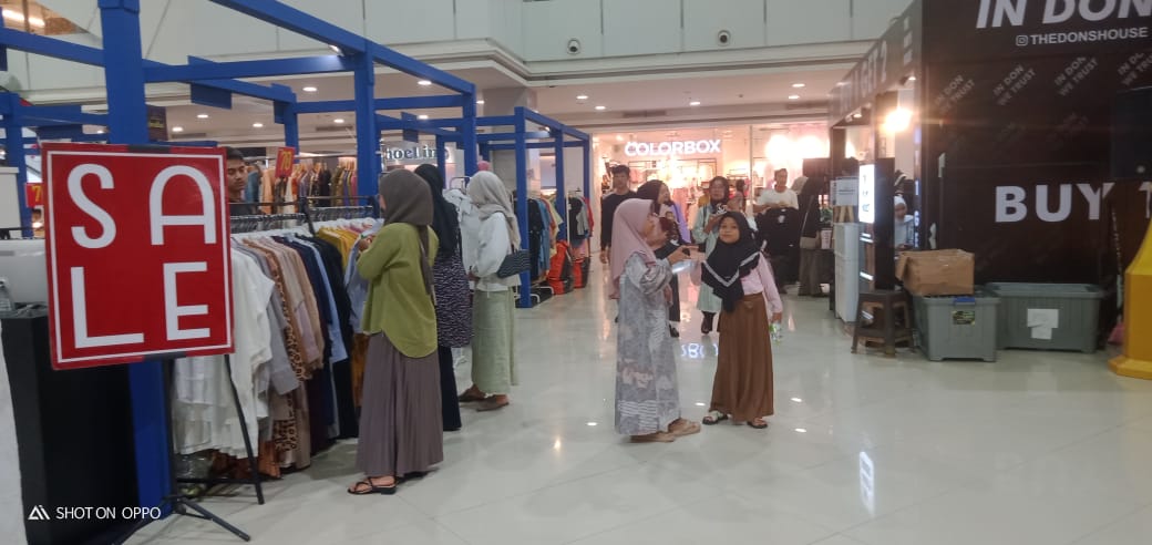 Bazar dengan tema UMKM Bazar It's Wonderful Ramadan di atrium Mal Boemi Kedaton tanggal 11-30 April 2023.LAMPUNG POST/NURJANAH