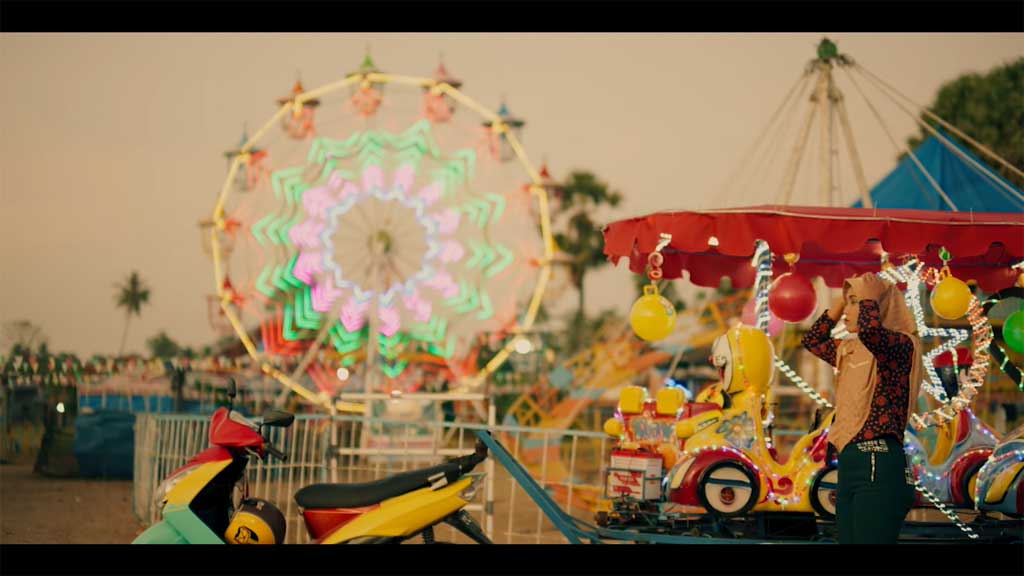 Potongan film Basri and Salma in A Never-Ending Comedy (Foto: YouTube)