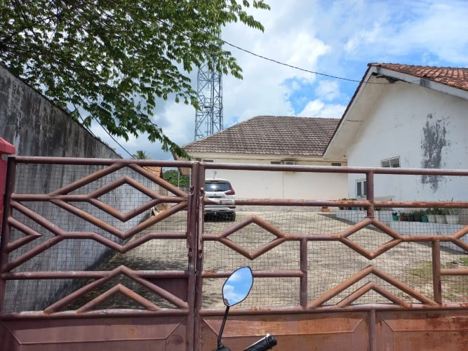 GEREJA KRISTEN KEMAH DAUD. Suasana Gereja Kristen Kemah Daud (GKKD) Bandar Lampung, beberapa waktu lalu. Direktur Lembaga Bantuan Hukum Bandar Lampung, Sumaindra Jarwadi, mengatakan pihaknya terakhir mengadvokasi jemaat GKKD saat  perizinan ke Wali Kota Bandar Lampung dan kelurahan setempat.
LAMPUNG POST/SALDA ANDALA