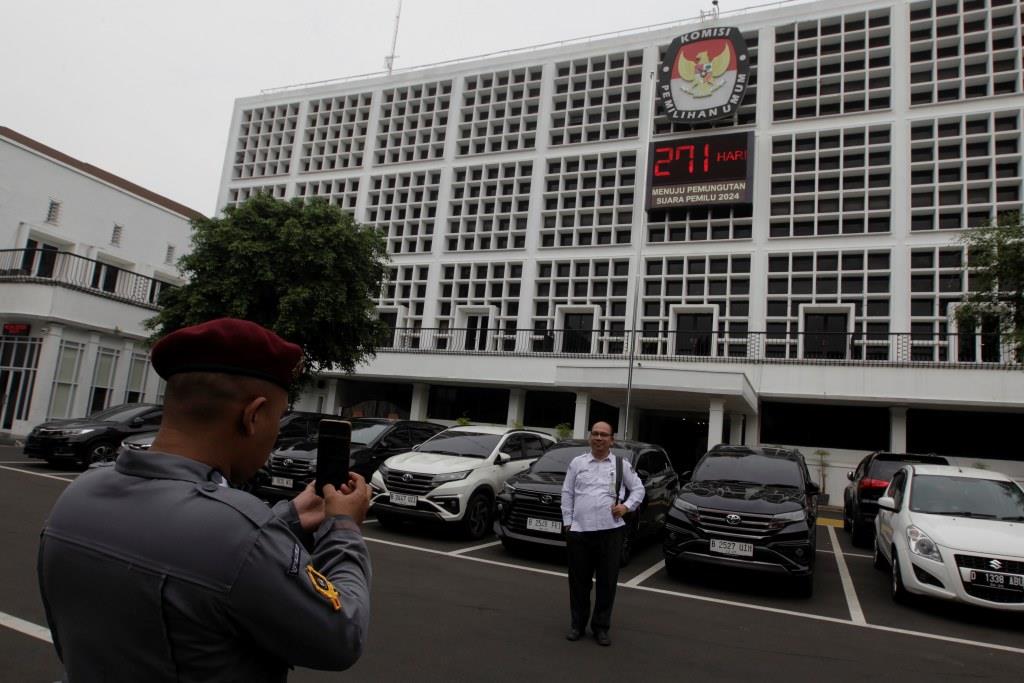 VERIFIKASI BERKAS BACALEG