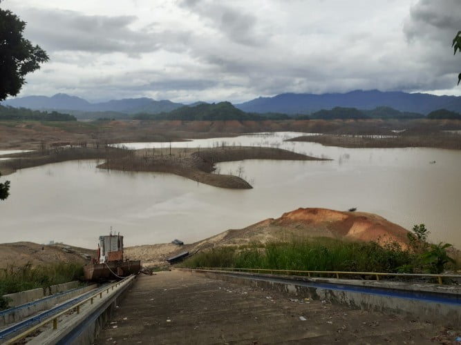 Air di Bendungan Batutegi yang menyusut. (Foto:Dok.Warga)