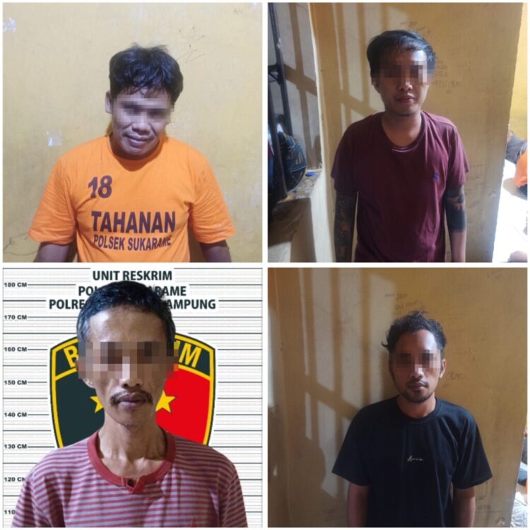 BANDAR DAN PENGEDAR. Aparat Polsek Sukarame menangkap sindikat perdagangan narkoba berinisial H (42), EM (47), BS (26), dan AA (28). Pelaku H merupakan seorang bandar narkoba, sementara tiga pelaku lainnya merupakan pengedar narkoba. Dokumentasi Polsek Sukarame