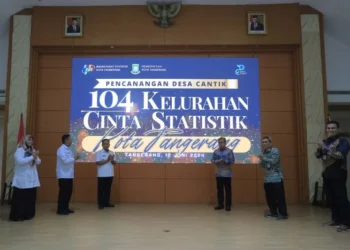 DESA CANTIK. Pencanangan program desa cinta statistik (Cantik) di 104 kelurahan di Pusat Pemerintahan Kota Tangerang, Rabu (12/6). DOK/ANTARA