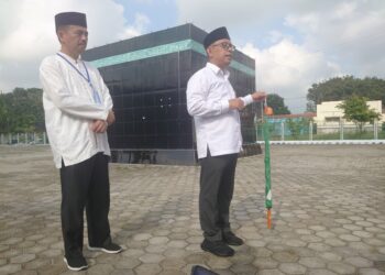 Kepala Kanwil Kemenag Lampung, Puji Raharjo (kanan). (LAMPUNG POST/ANDRE PRASETYO NUGROHO)