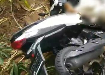 DALAM KARUNG. Tangkapan layar video temuan mayat dalam karung di kebun jagung di Desa Rajabasa Lama, Labuhan Ratu, Lampung Timur. (Dok. Lampung Post)