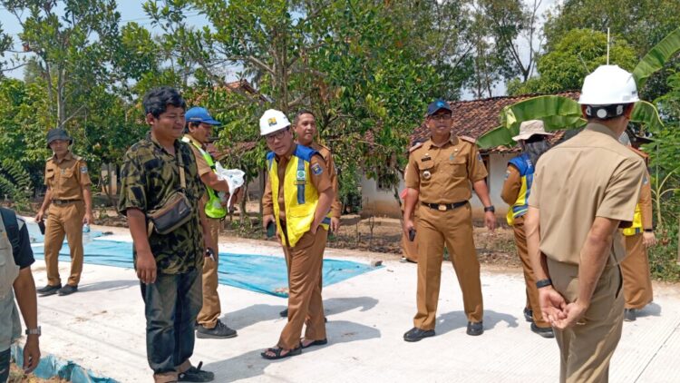 Wali kota metro cek pembangunan jalan