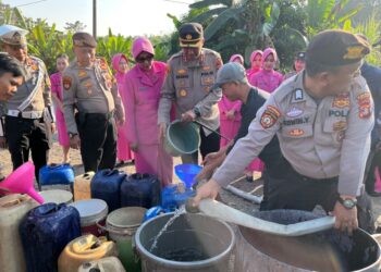 bantuan air bersih Polres Way Kanan