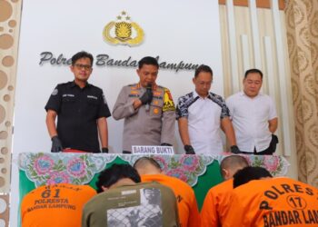 Polresta Bandar Lampung meringkus lima pengedar narkoba di Bandar Lampung dalam kurun waktu kurang dari dua minggu. (Lampung Post/Umar Robbani)