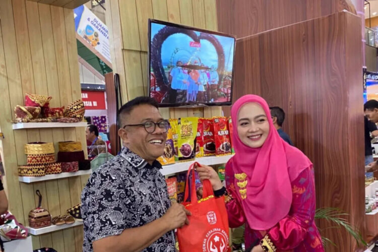 Dekranasda Lampung Selatan Tampil di ITTIE Batam