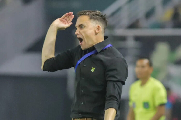 08OLAHRAGA-FB-20JUNI