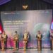 PENUTUPAN FESYAR REGIONAL SUMATERA 2025. Kepala Kantor Perwakilan Bank Indonesia (KPw) Lampung, Bimo Epyanto bersama Wakil Gubernur Lampung Jihan Nurlela, Deputi Gubernur Senior BI, Destry Damayanti dan undangan saat penutupan FESyar Regional Sumatra 2025 di Lampung City Mall Bandar Lampung, Rabu (25/6). (Foto: Lampung Post/Silvia Agustina)