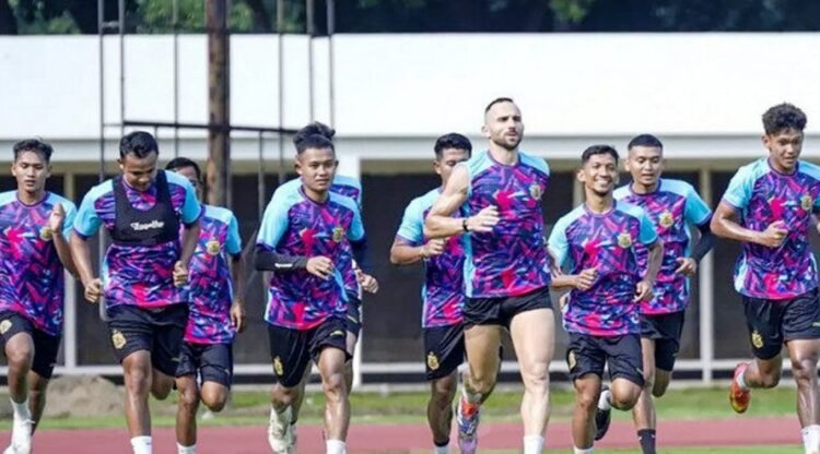 latihan para pemain Bhayangkara Presisi Lampung FC