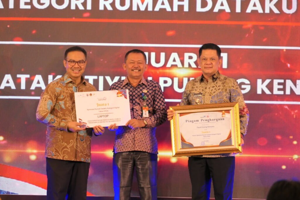 Juara 1 Nasional, M. Firsada Terima Penghargaan dari BKKBN RI