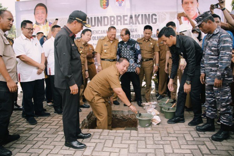 Gubernur Laksanakan Peletakan Batu Pertama Pembangunan GOR Saburai