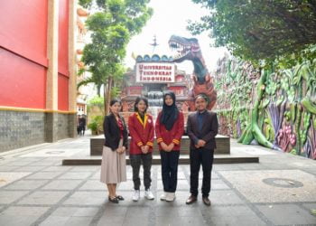 Mahasiswa Sastra Inggris Universitas Teknokrat Indonesia Juara Nasional English Olympics 2023