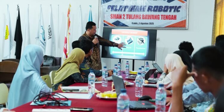 UTI dan SMAN 2 Tulang Bawang Tengah Gelar Workshop Robot Mobile dan Alat Pintar Mitigasi Bencana